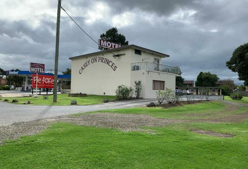 Casey On Princes Motel