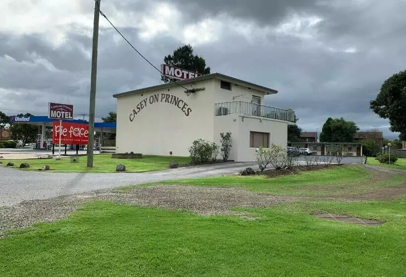 Casey On Princes Motel