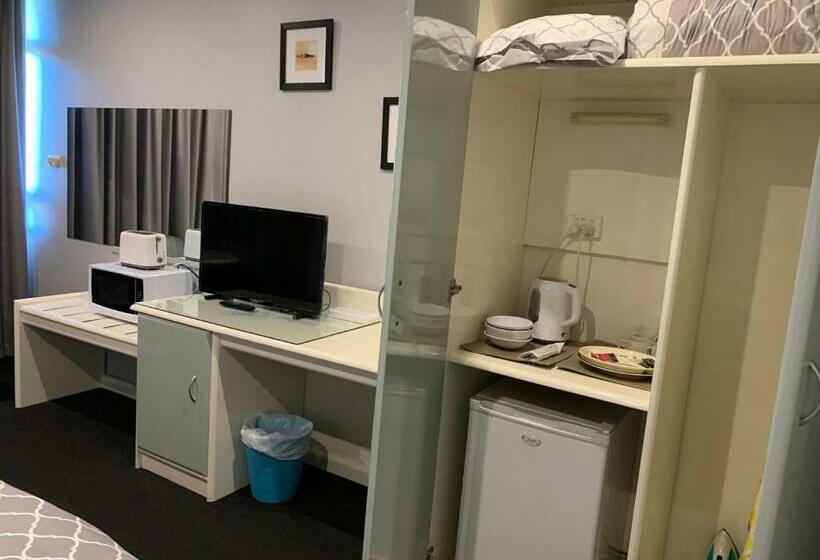 Casey On Princes Motel