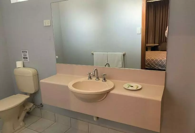 Casey On Princes Motel