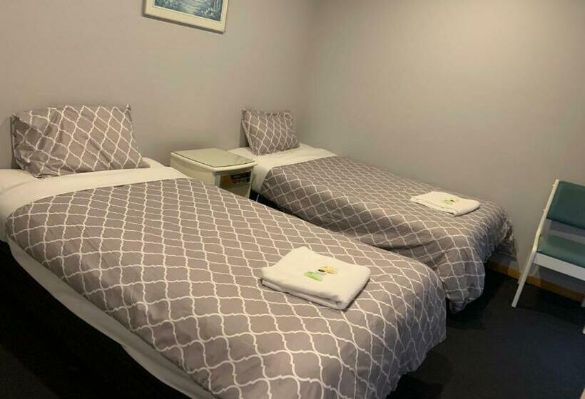 Casey On Princes Motel