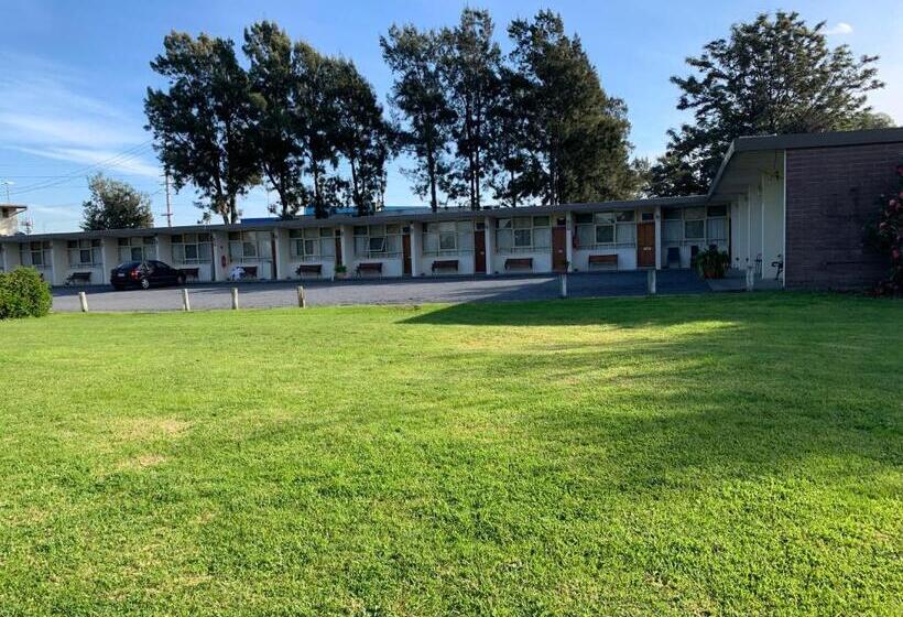 Casey On Princes Motel