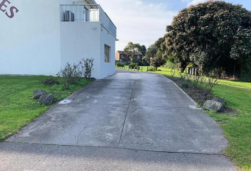 Casey On Princes Motel