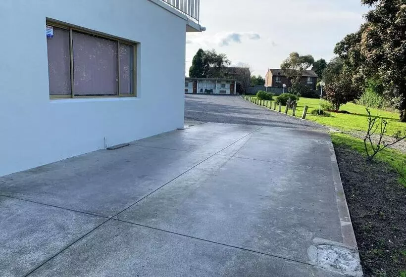 Casey On Princes Motel