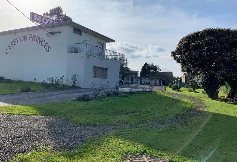 Casey On Princes Motel