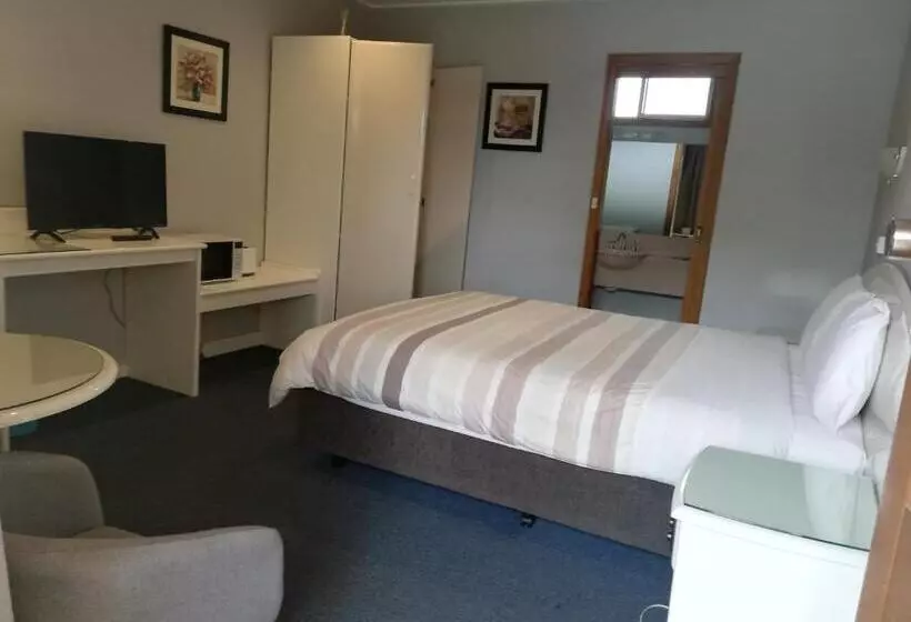 Casey On Princes Motel