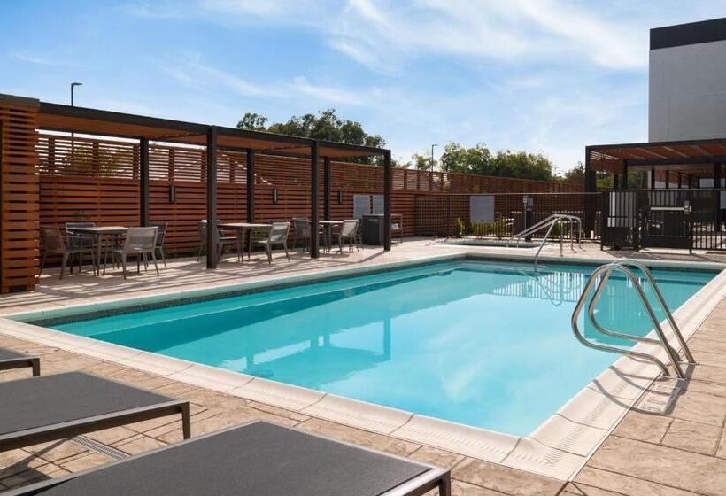 Szálloda Courtyard By Marriott Fresno Clovis