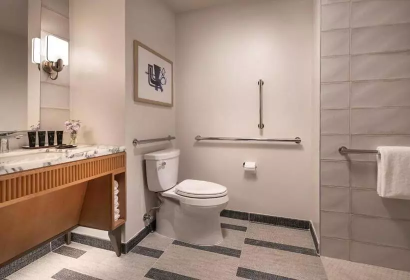 هتل Hyatt Centric Downtown Nashville