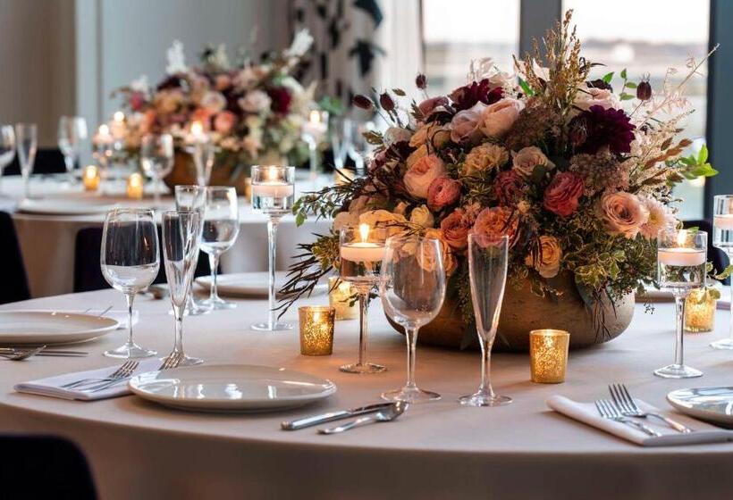 هتل Hyatt Centric Downtown Nashville