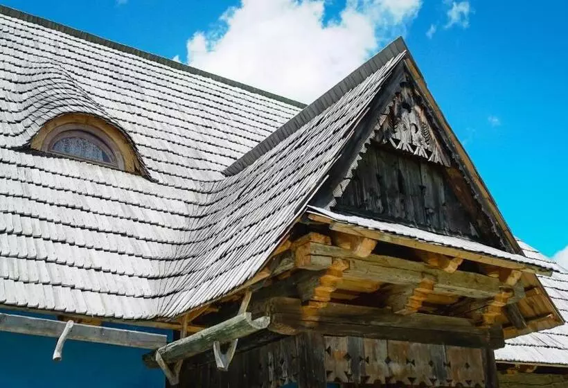 هتل Iz De Maramures Rural