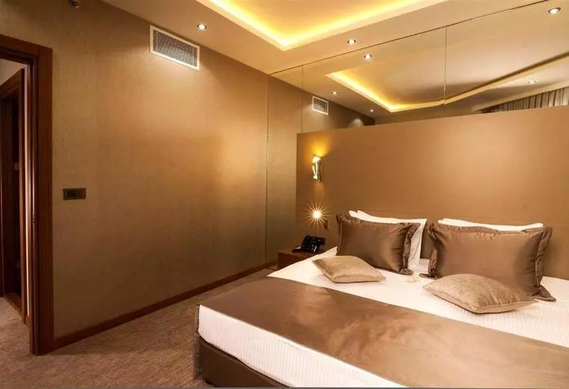 Majura Hotel Business