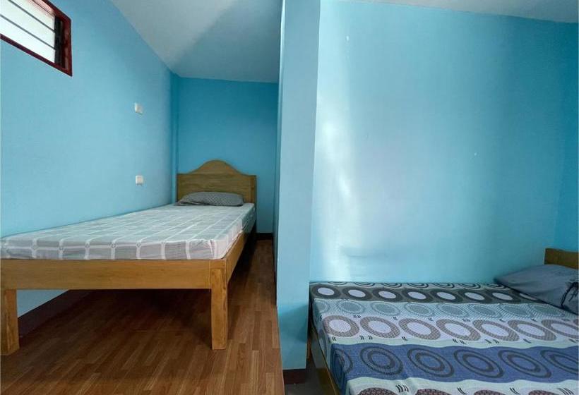 Hotelli Oyo 795 Tapales Guest House