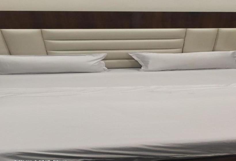 Отель Oyo 80666  Blue Stone