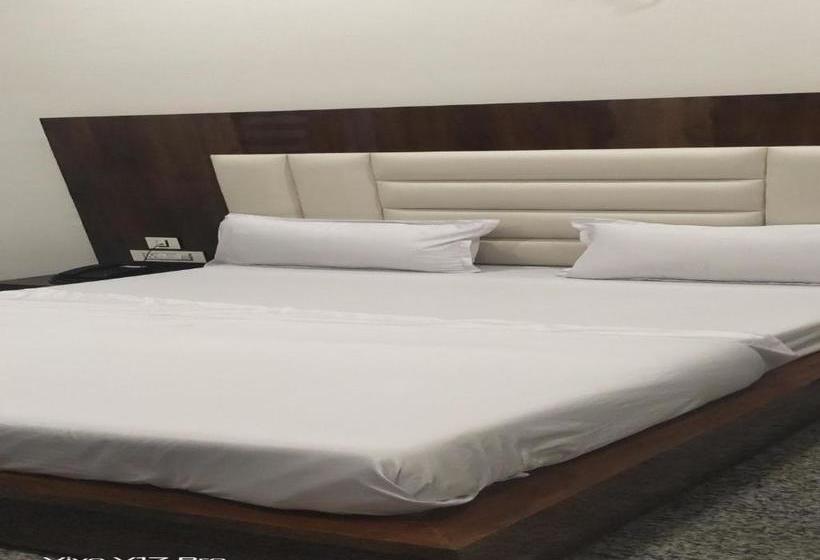 Отель Oyo 80666  Blue Stone