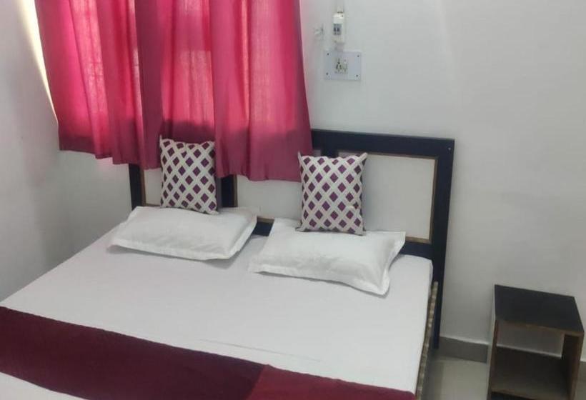 ホテル Oyo 80763 Tomar Palace