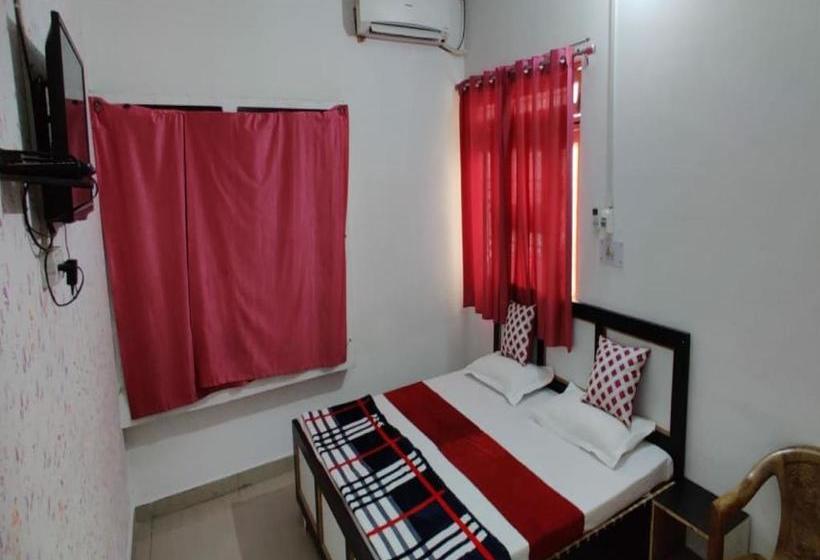 ホテル Oyo 80763 Tomar Palace