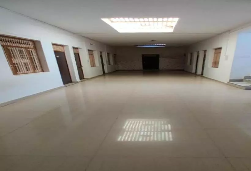 Hotelli Oyo 80763 Tomar Palace