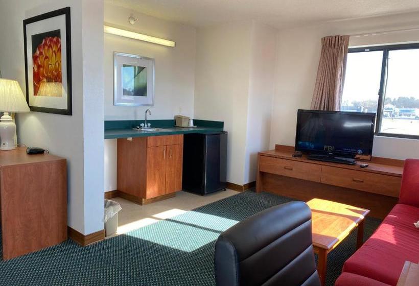 酒店 Carlyle Inn & Suites