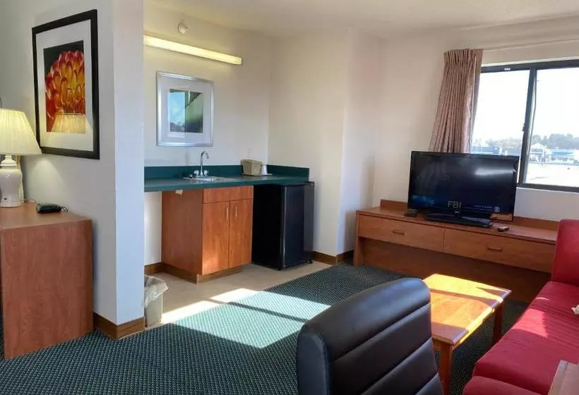 Hotelli Carlyle Inn & Suites