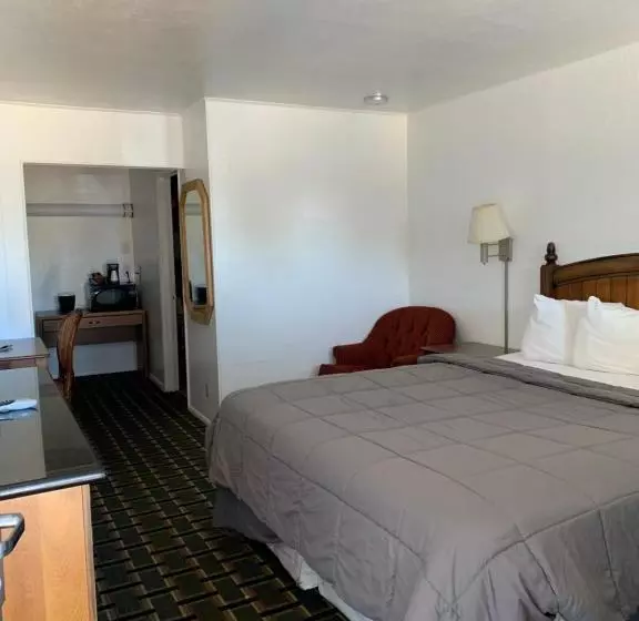 Hotelli Raton’s Peak Inn