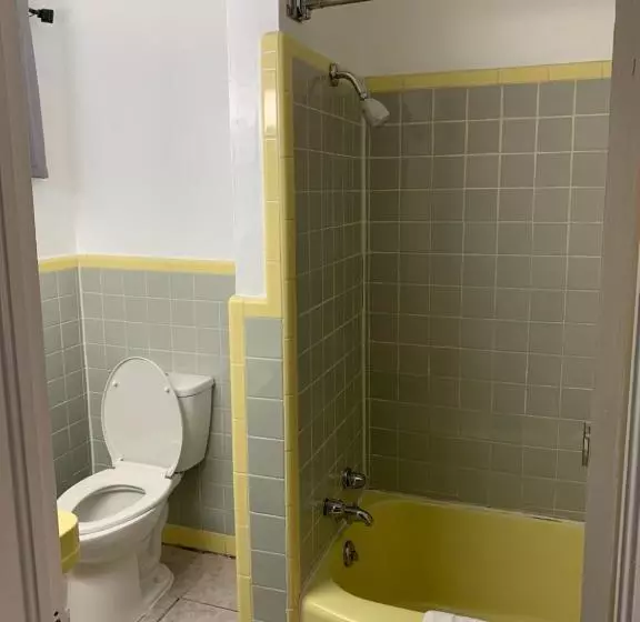 Hotelli Raton’s Peak Inn