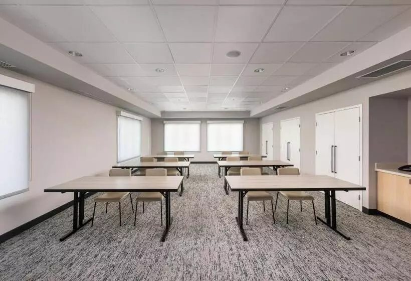 ホテル Towneplace Suites By Marriott West Kelowna