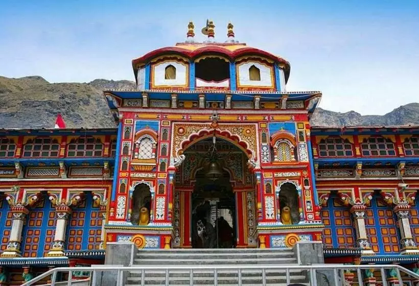 استراحتگاه Prithvi Yatra Hotel Near Badrinath Temple