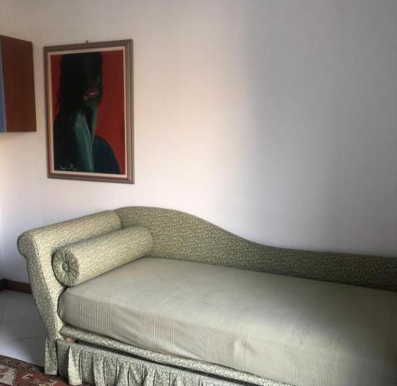 ユースホステル Tavern Di Arqua