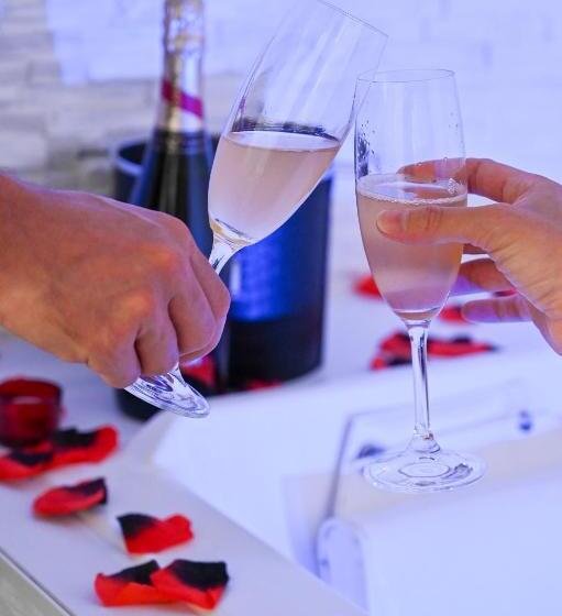 住宿加早餐  La Bastide Du Rocher Boutique Hôtel & Spa