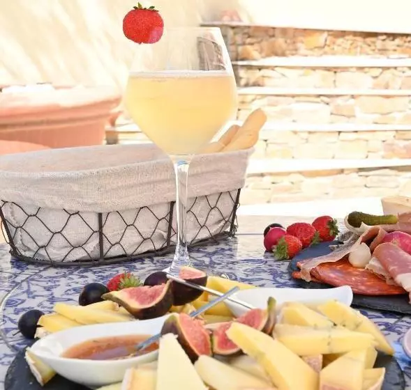 Aamiaismajoitus (B&B) La Bastide Du Rocher Boutique Hôtel & Spa