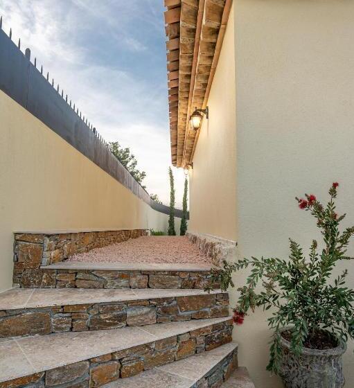 住宿加早餐  La Bastide Du Rocher Boutique Hôtel & Spa