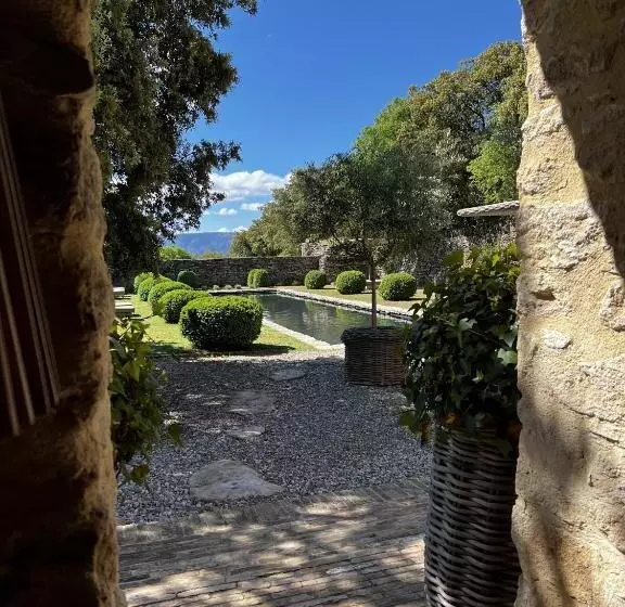 ベッドアンドブレックファースト Le Mas De Béthel