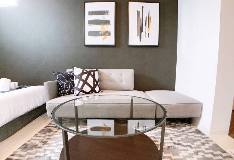 Bar & Hotel Colors Miyajima