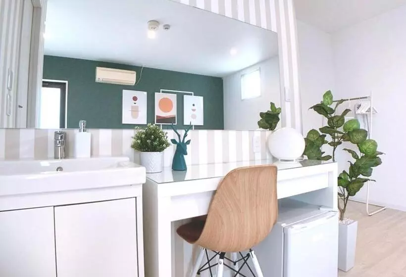 Bar & Hotel Colors Miyajima