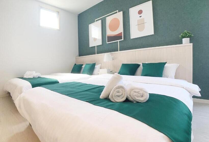 Bar & Hotel Colors Miyajima