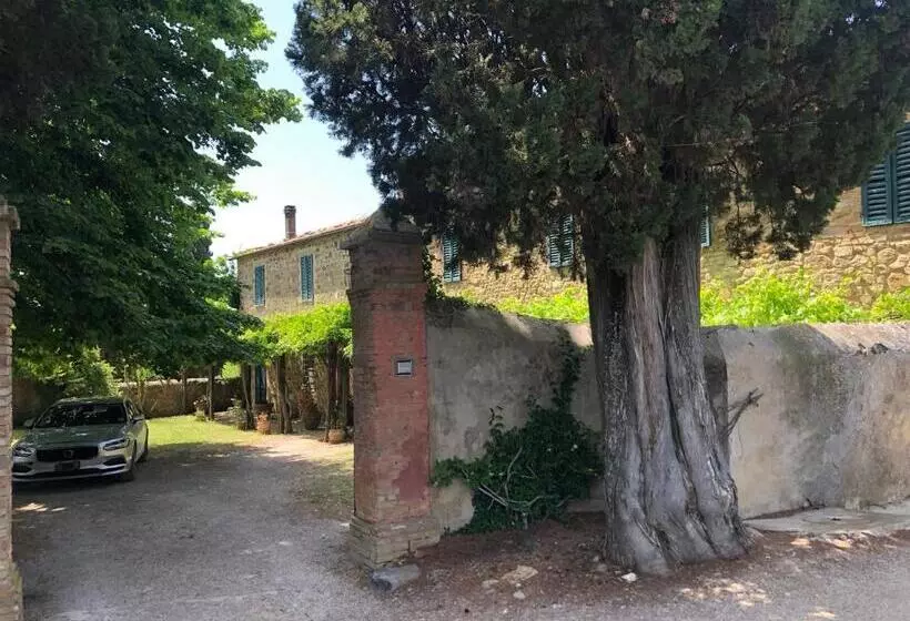 ホテル Borgo Villa A Tolli