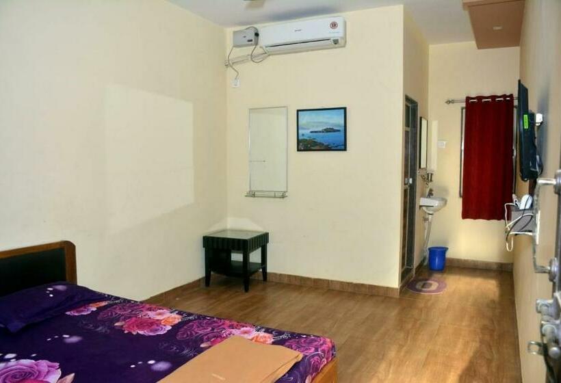 Отель Patel Cottage Beach Road Alibag