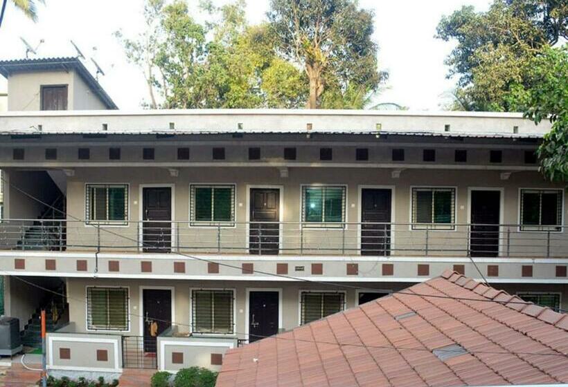 Отель Patel Cottage Beach Road Alibag