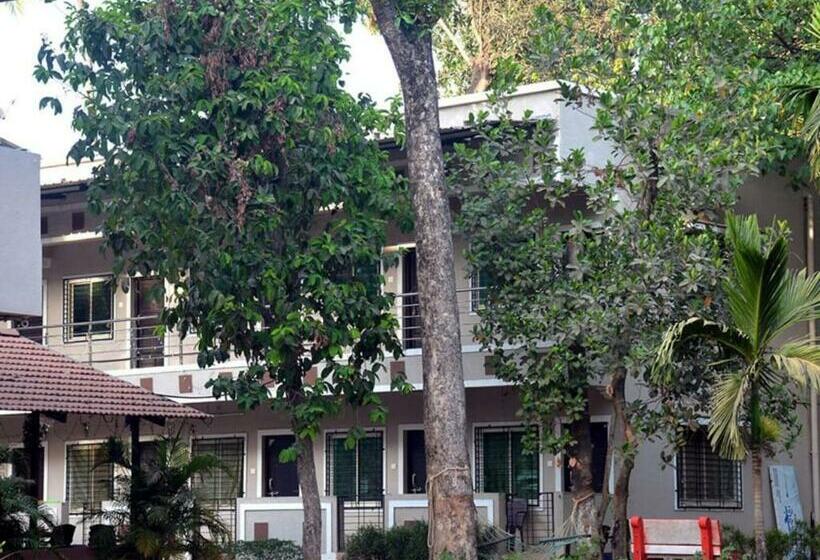 Отель Patel Cottage Beach Road Alibag