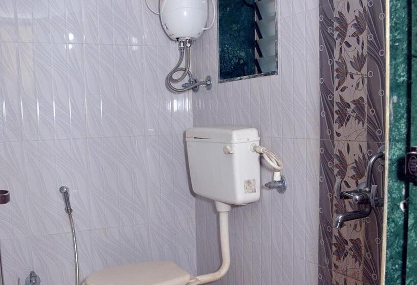 Отель Patel Cottage Beach Road Alibag