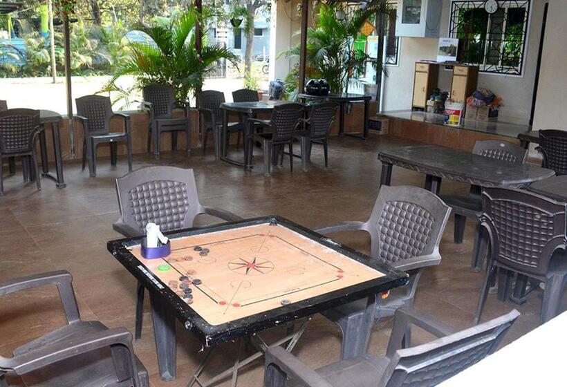 Отель Patel Cottage Beach Road Alibag