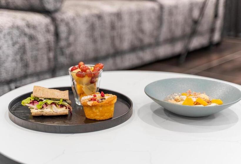 호텔 Ramada By Wyndham Newmarket Auckland