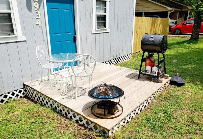 Otel Cozy King Bed Studio