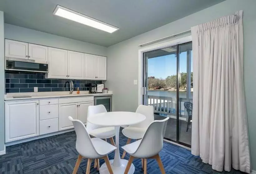 Hotelli The Hamilton  Lakefront & Studio Suites, Hot Springs