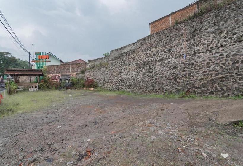 בית מלון כפרי Reddoorz Syariah @ Happy Farm Ciwidey 4