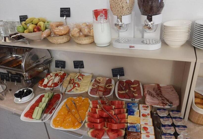 פנסיון Roca Del Mar