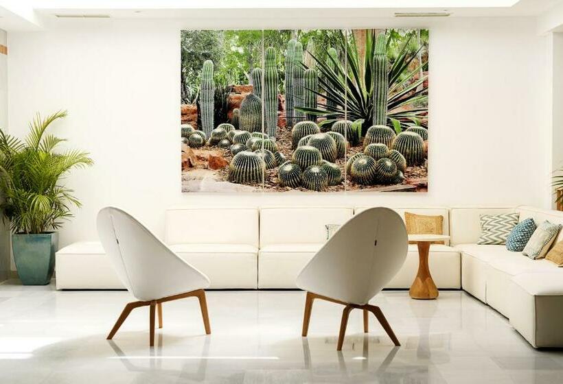 R2 Buganvilla Hotel & Spa