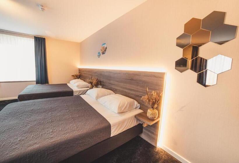 Отель Du Commerce