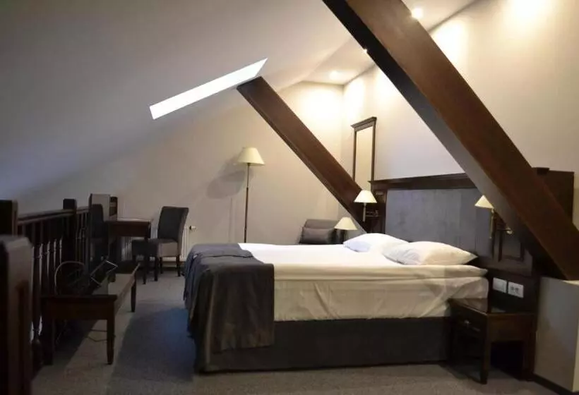 ホテル Optima Collection Bergshloss Rivne