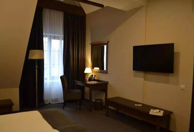 ホテル Optima Collection Bergshloss Rivne